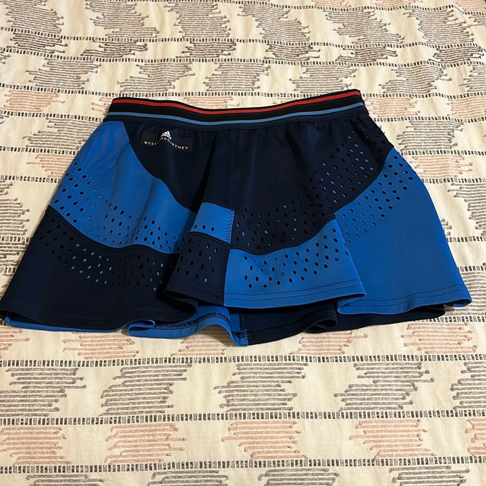 Women’s adidas tennis skirt